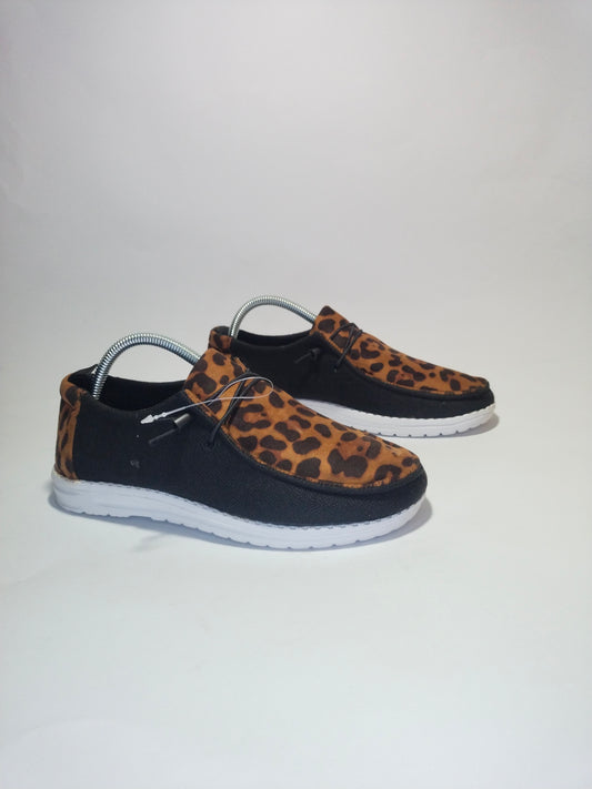 Casual women's walking shoes