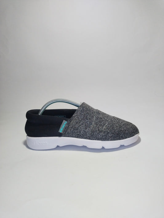 Casual women's walking shoes