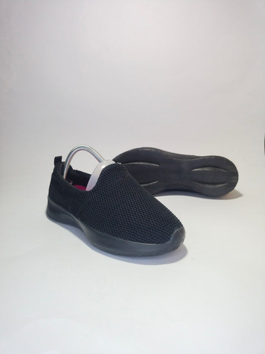 Casual women's walking shoes