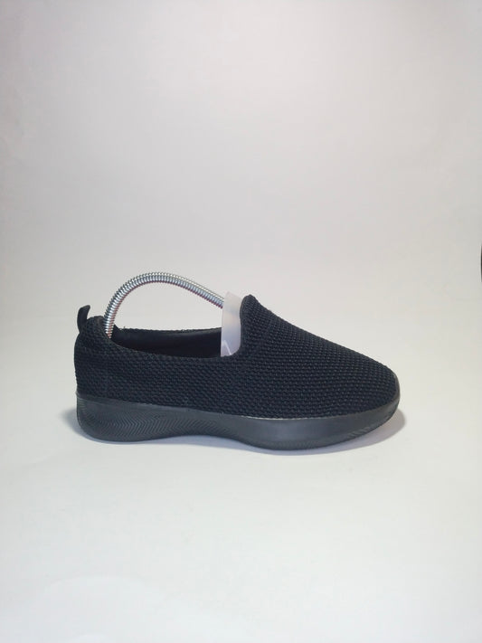 Casual women's walking shoes